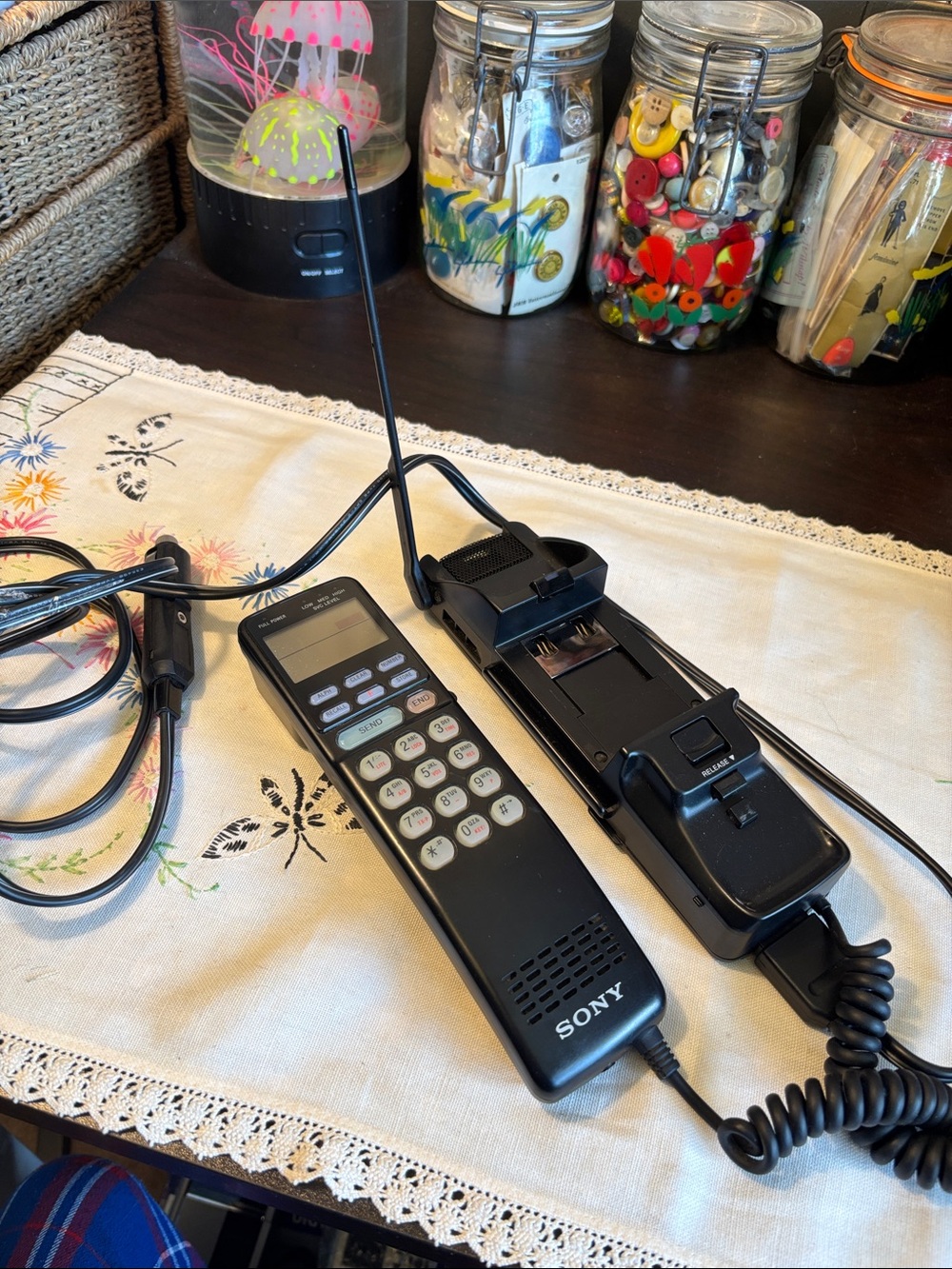 EUC VINTAGE  Sony CM-P11 Cellular Telephone base, which powered the companion CM
